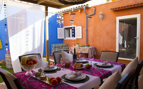 Fonoll Mari: Pièce, Salle À Manger, Propriété, Design Intérieur, Table, Meubles, Bâtiment, Restaurant, Maison, Plafond