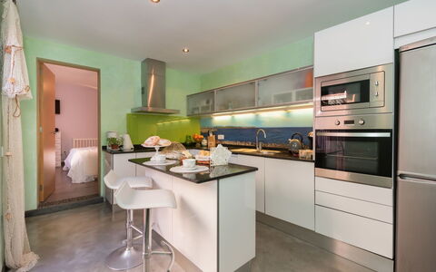 Fonoll Mari: Pièce, Meubles, Propriété, Comptoir, Cuisine, Design Intérieur, Cabinetry, Bâtiment, Sol, Maison
