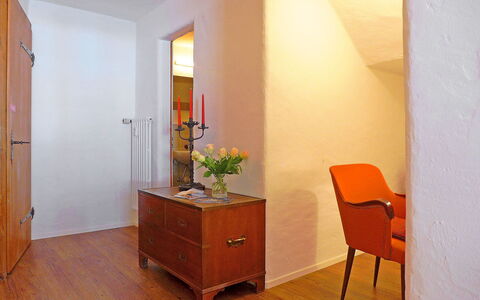 Chesa Rossa: Pièce, Sol, Meubles, Propriété, Design Intérieur, Dur, Bâtiment, Mur, Maison, Sol