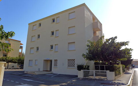 Las Palmas 2: Ciel, Bâtiment, Propriété, Fenêtre, Plante, Arbre, Design Urbain, Surface De La Route, Biome