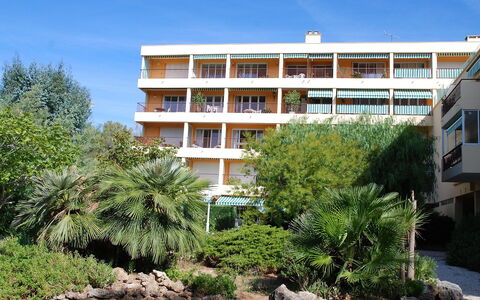 Boulouris Mimosa: Propriété, Architecture, Bâtiment, Maison, Immobilier, Zone Résidentielle, Condominium, Appartement, Domicile, L'Eau