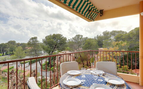 Boulouris Mimosa: Propriété, Immobilier, Maison, Pièce, Domicile, Bâtiment, Design Intérieur, Biens, Meubles, Arbre