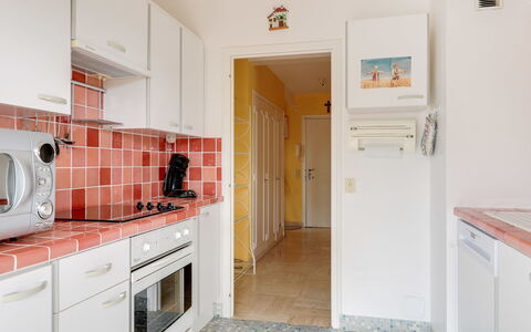 Boulouris Mimosa: Propriété, Pièce, Maison, Immobilier, Sol, Meubles, Bâtiment, Cuisine, Design Intérieur, Tuile