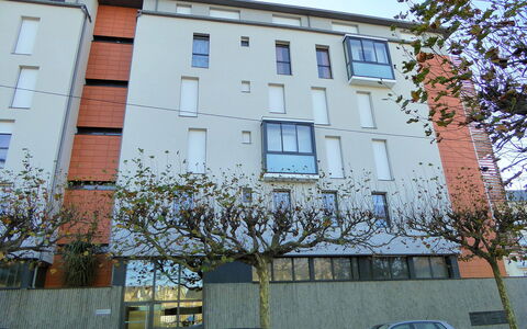Les Allées du Port: Zone Résidentielle, Quartier, Propriété, Maison, Architecture, Bâtiment, Véhicule, Voiture, Façade, Mur