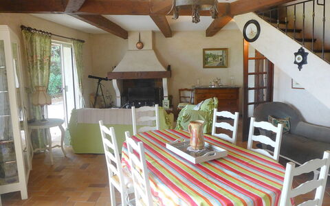 Villa Micheline: Pièce, Propriété, Meubles, Bâtiment, Salle À Manger, Plafond, Table, Design Intérieur, Maison, Domicile