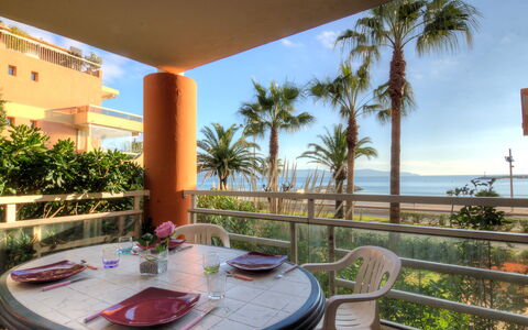 Cavalaire 651: Propriété, Bâtiment, Immobilier, Recours, Pièce, Maison, Vacances, Design Intérieur, Domicile, Appartement