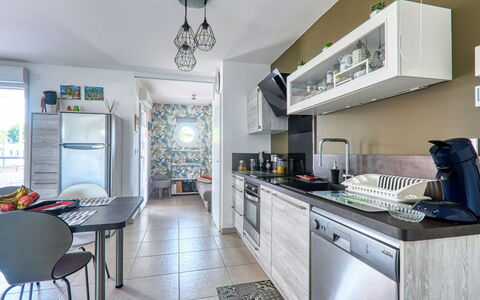 Fréjus 185: Cabinetry, Meubles, Comptoir, Électroménager, Cuisinière, Cuisine, Bois, Architecture, Design Intérieur, Appareil De Cuisine