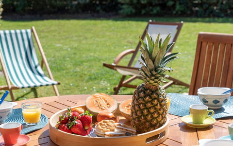 Ty Bihan: Aliments, Table, Fruit, Vert, Plante, Vaisselle, Aliments Naturels, Chaise