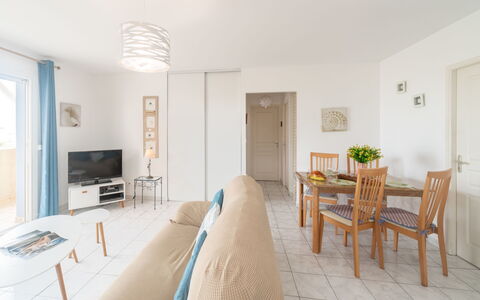Patguyflor: Meubles, Table, Chaise, Cadre, Plante, Confort, Bâtiment, Bois, Canapé, Salon
