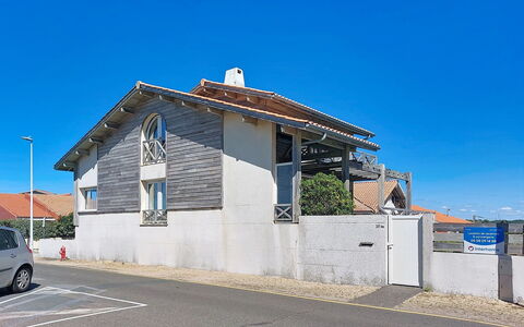 Villa Marine: Meubles, Design Intérieur, Sol, Sol, Bois, Lit, Pièce, Plafond, Chambre, Textile