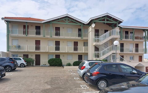 Mimizan 321: Zone Résidentielle, Appartement, Domicile, Condominium, Familiale, Biens, Balcon, Banlieue, Mid-Taille Car