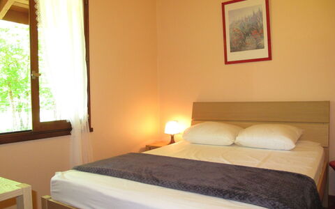 Le Fournil: Chambre, Lit, Meubles, Pièce, Propriété, Cadre De Lit, Drap De Lit, Matelas, Mur, Sol