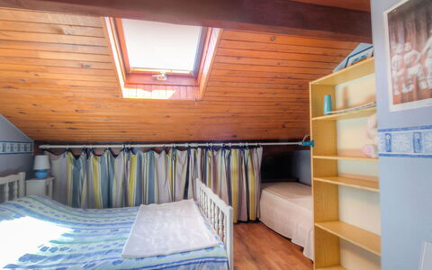 Faisans: Propriété, Bâtiment, Étagère, Bois, Maison, Confort, Design Intérieur, Sol, Sol, Dur
