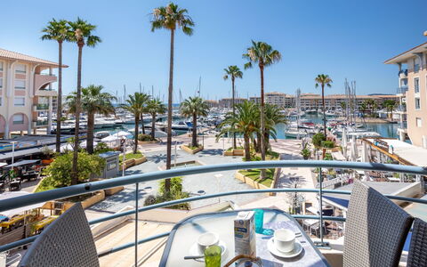Fréjus 504: Recours, Propriété, Bâtiment, Immobilier, Appartement, Vacances, Hôtel, Usage Mixte, Balcon, Palmier