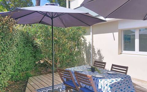 Artémis: Parapluie, Meubles, Mobilier De Jardin, Tableau De Plein Air, Chaise, Ombre, Table, Pot De Fleur, Jardin, Patio