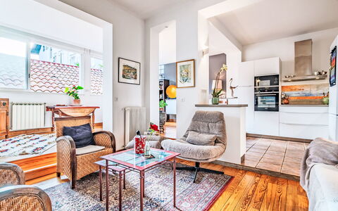 Orpia: Meubles, Design Intérieur, Sol, Sol, Bois, Pièce, Canapé, Plafond, Appartement, Salon