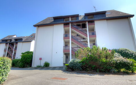 Plein Sud: Plante, Bâtiment, Ciel, Maison, Lot Terre, Quartier, Zone Résidentielle, Façade, Zone Rurale