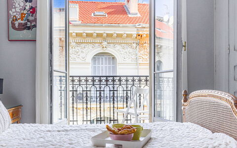 Le Concordia: Chambre, Design Intérieur, Lit, Literie, Drap De Lit, Meubles, Linge, Domicile, Cadre De Lit, Appartement