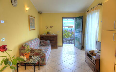 Casa Ilaria - Diano Marina: Pièce, Propriété, Bâtiment, Meubles, Sol, Maison, Immobilier, Design Intérieur, Salon, Domicile