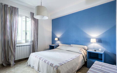 Bianca: Meubles, Design Intérieur, Lit, Textile, Chambre, Sol, Sol, Plafond, Pièce, Drap De Lit