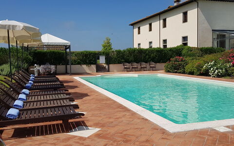 Villa Dei Michelangioli a Brolio: Piscine, Propriété, Bâtiment, Maison, Immobilier, Recours, Villa, Domicile, Loisir, Appartement