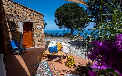Terre Di Bea Cottage By The Sea Cefalu': Bleu, Propriété, Maison, Bleu Azur, Domicile, Bleu Majorelle, Ciel, Vacances, Immobilier, Bâtiment