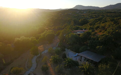Residence Villa Smeralda: La Nature, Photographie Aérienne, Atmospherique Phénomène, Matin, Lumière, Station De Montagne, Ciel, Montagnes, Colline, Lumière Du Soleil