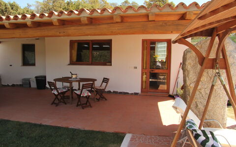 Residence Villa Smeralda: Propriété, Bâtiment, Maison, Pièce, Patio, Arrière-Cour, Immobilier, Pergola, Domicile, Porche