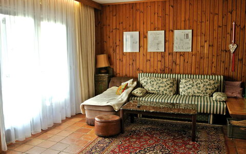 Rustika: Pièce, Meubles, Propriété, Design Intérieur, Rideau, Sol, Traitement De Fenetre, Chambre, Bâtiment, Maison