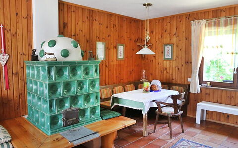 Rustika: Pièce, Meubles, Vert, Design Intérieur, Propriété, Table, Bâtiment, Maison, Dur, Salon