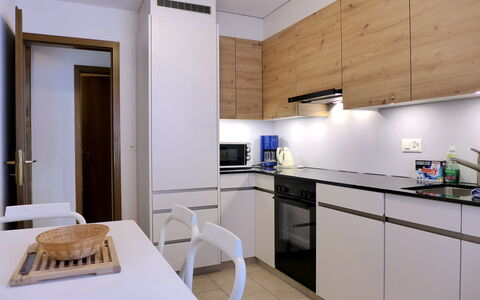 Rehli: Cabinetry, Meubles, Table, Comptoir, Bois, Appareil De Cuisine, Cuisine, Evier, Design Intérieur, Bâtiment