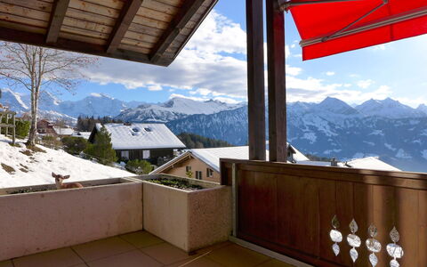 Rehli: Ciel, Nuage, Jour, Propriété, Bâtiment, Neige, Ombre, Bois, Montagne, Éclairage