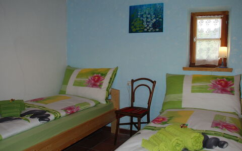 Rustico Fey: Pièce, Lit, Chambre, Meubles, Propriété, Drap De Lit, Cadre De Lit, Mur, Matelas, Literie