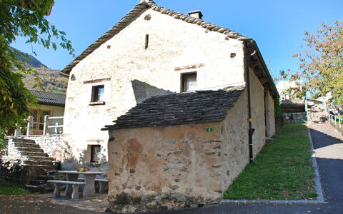 Rustico Cristallo: Propriété, Maison, Domicile, Mur, Bâtiment, Chalet, Architecture, Toit, Immobilier, Zone Rurale