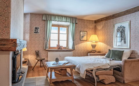 Celerina 6: Meubles, Design Intérieur, Bois, Pièce, Sol, Plafond, Sol, Chambre, Lit, Éclairage