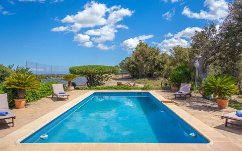 Sant Joan: L'Eau, Plante, Nuage, Ciel, Jour, Propriété, Bleu, Piscine, Pot De Fleur, Bleu Azur