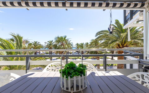 Salou 206: L'Eau, Ciel, Propriété, Plante, Bâtiment, Nuage, Piscine, Arbre, Zone Résidentielle, Herbe
