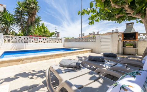 Marina: Recours, Mobilier De Jardin, Piscine, Hôtel, Ville Resort, Pot De Fleur, Plante D'Appartement, Eco Hôtel, Balancelle