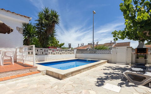 Marina: Zone Résidentielle, Biens, Tuile, Balcon, Villa, Dalle, Hacienda, Recours, Piscine