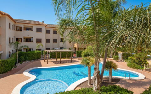 Benvinguts: Propriété, Immobilier, Bâtiment, Piscine, Recours, Zone Résidentielle, Appartement, Maison, Biens, Domicile