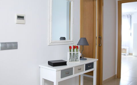 Costa Calpe: Pièce, Meubles, Propriété, Design Intérieur, Sol, Maison, Mur, Table, Bâtiment, Bureau