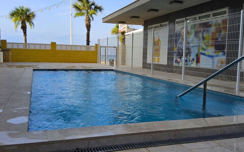 Tor Serena: L'Eau, Propriété, Jour, Ciel, Piscine, Bleu Azur, Éclairage, Plan D'Eau, Architecture, Arbre