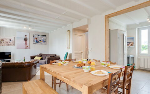 Kerhel: Pièce, Propriété, Plafond, Meubles, Design Intérieur, Salle À Manger, Bâtiment, Sol, Table, Immobilier