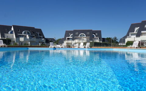 Domaine des Tadornes: Piscine, Recours, Propriété, Bâtiment, L'Eau, Centre De Loisirs, Loisir, Vacances, Ville Resort, Architecture