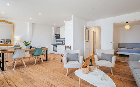 Résidence les Terrasses: Zone Résidentielle, Maison, Domicile, Toit, Biens, Chalet, Balcon, Banlieue, Jardin, Village
