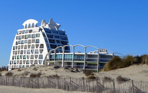 Poséidon: Dôme, Architecture, Ciel, Plage, Dôme, Arbre, Vacances, Tourisme, Bâtiment, Mer