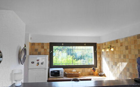 La Maison du Midi: Propriété, Pièce, Meubles, Maison, Design Intérieur, Mur, Bâtiment, Plafond, Domicile, Salon