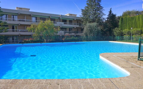 Ciel de Fabron: Piscine, Propriété, Loisir, Immobilier, L'Eau, Bâtiment, Vacances, Maison, Ville Resort, Recours