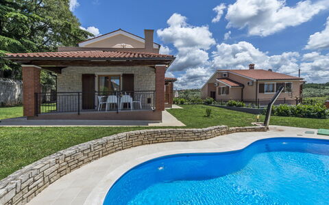 Orhidea: Piscine, Zone Résidentielle, Maison, Domicile, Architecture, Toit, Lot Terre, Composite, Biens, Chalet