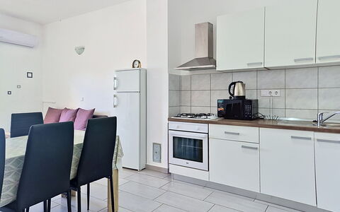 Logement:&nbsp;Ivan 107.3